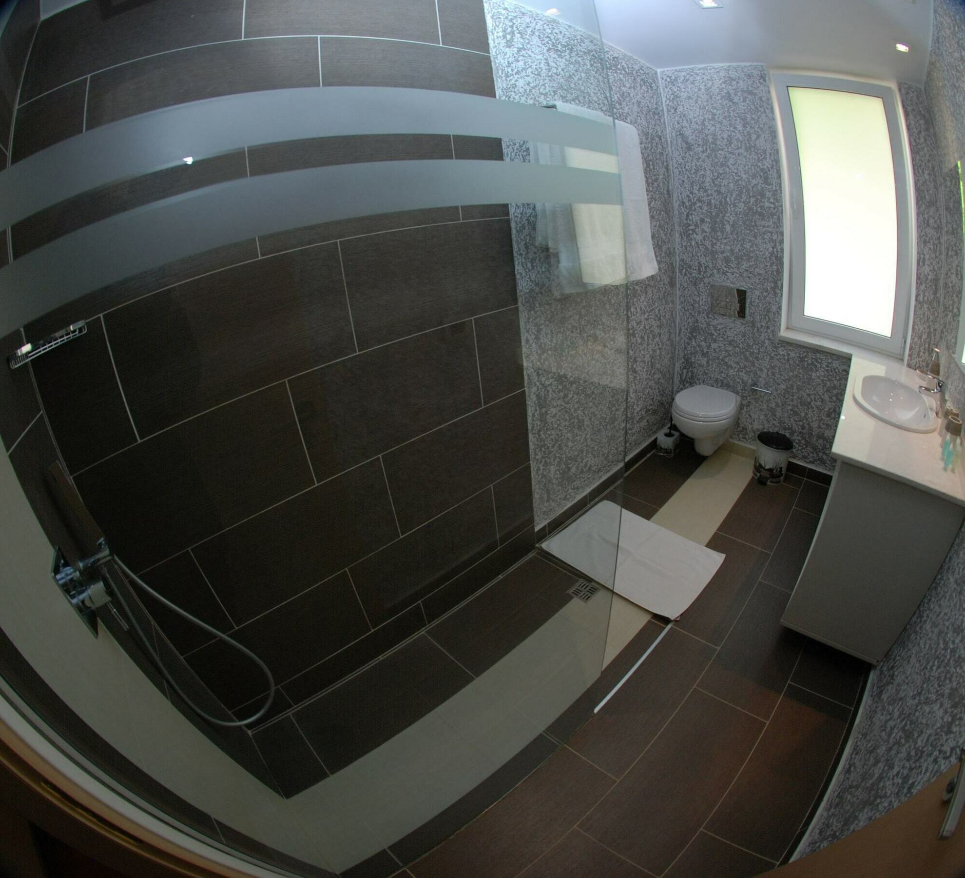 Nemesis Hotel Sarandë Exterior foto